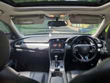 https://riyasewana.com/uploads/honda-civic-sedan-2018-59265012092.jpg