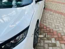 https://riyasewana.com/uploads/honda-civic-sr-2018-28265012643.jpg