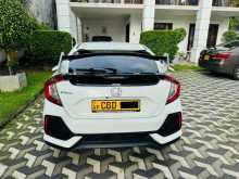 https://riyasewana.com/uploads/honda-civic-sr-2018-711432712574.jpg