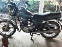 Honda CM 125 1990 Motorbike