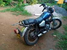 Honda CM 125 1990 Motorbike