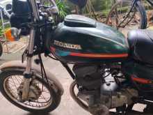 Honda CM 125 1997 motorcycle