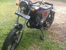 Honda CM 125 1998 Motorbike