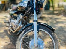 Honda CM 125 1988 Motorbike