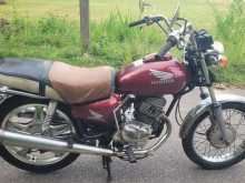 Honda CM 125 1998 Motorbike