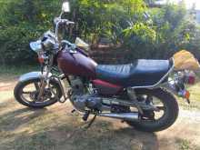 Honda CM 125 2001 Motorbike