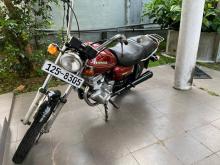 Honda CM 125 1999 Motorbike