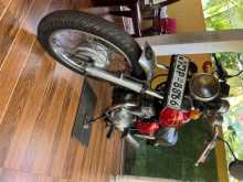 Honda Cm 125 2004 Motorbike