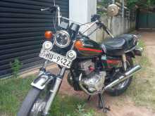 Honda CM 125 2002 Motorbike