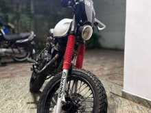 Honda CM 125 1988 Motorbike