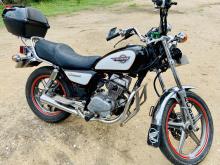 Honda CM Custom 125 Exclusive 2005 Motorbike