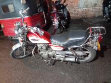 Honda CM 125 2004 Motorbike