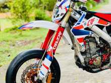 https://riyasewana.com/uploads/honda-crf-450r-1716074522393.jpg