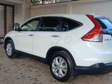 https://riyasewana.com/uploads/honda-crv-11131015493.jpg