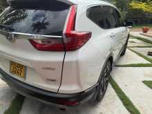 https://riyasewana.com/uploads/honda-crv-1814132722162.jpg