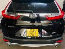 https://riyasewana.com/uploads/honda-crv-2017-2716035312352.jpg