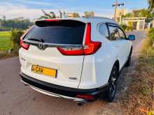 https://riyasewana.com/uploads/honda-crv-2017-2917480612362.jpg