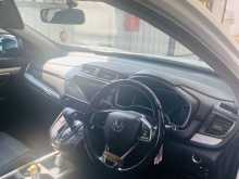 https://riyasewana.com/uploads/honda-crv-2017-310371012374.jpg