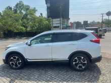 https://riyasewana.com/uploads/honda-crv-2018-1116031112872.jpg