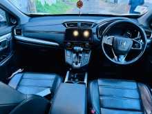 https://riyasewana.com/uploads/honda-crv-2018-119112712884.jpg