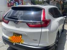 https://riyasewana.com/uploads/honda-crv-2018-1314390812623.jpg
