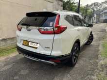 https://riyasewana.com/uploads/honda-crv-2018-1710594612193.jpg