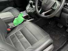 https://riyasewana.com/uploads/honda-crv-2018-181836655.jpg