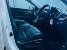 https://riyasewana.com/uploads/honda-crv-2018-2619113212894.jpg
