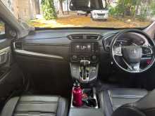 https://riyasewana.com/uploads/honda-crv-2018-3013483812034.jpg