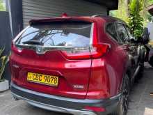 https://riyasewana.com/uploads/honda-crv-2018-423132912692.jpg