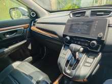 https://riyasewana.com/uploads/honda-crv-2018-820352112943.jpg