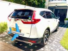 https://riyasewana.com/uploads/honda-crv-2018-914364712404.jpg