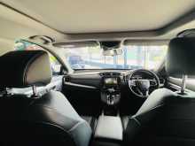 https://riyasewana.com/uploads/honda-crv-2019-1913070512304.jpg
