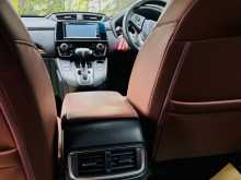 https://riyasewana.com/uploads/honda-crv-2019-49244112224.jpg