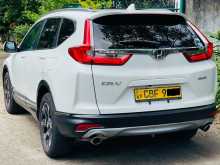 https://riyasewana.com/uploads/honda-crv-japan-2018-3023591512563.jpg
