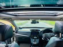 https://riyasewana.com/uploads/honda-crv-masterpiece-1512372922172.jpg