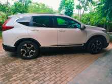 https://riyasewana.com/uploads/honda-crv-masterpiece-2019-2414292612744.jpg