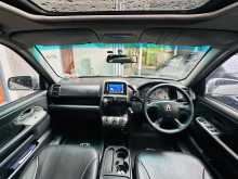 https://riyasewana.com/uploads/honda-crv-rd5-2003-2610463312913.jpg