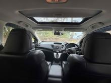 https://riyasewana.com/uploads/honda-crv-rm4-1311460624011.jpg