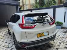 https://riyasewana.com/uploads/honda-crv-v-2018-67251812702.jpg