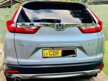https://riyasewana.com/uploads/honda-crv-vtec-5717504603.jpg