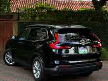 https://riyasewana.com/uploads/honda-crv-vtil7-29115354765.jpg