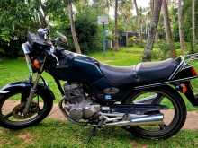 Honda Deluxe 125 2003 Motorbike
