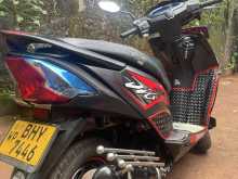 https://riyasewana.com/uploads/honda-dio-110-1721472522452.jpg