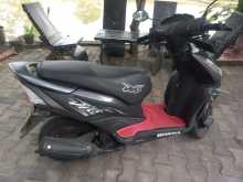 https://riyasewana.com/uploads/honda-dio-139224813622.jpg