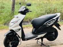 https://riyasewana.com/uploads/honda-dio-139333622683.jpg