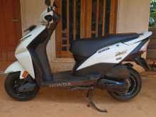https://riyasewana.com/uploads/honda-dio-141329011662.jpg