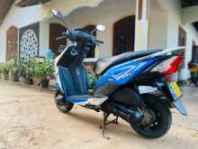 https://riyasewana.com/uploads/honda-dio-141400384012.jpg