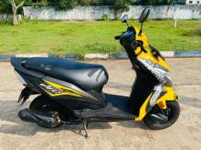 https://riyasewana.com/uploads/honda-dio-141521196094.jpg