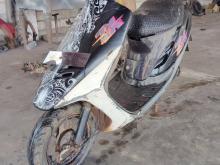 Honda Dio 2000 Motorbike